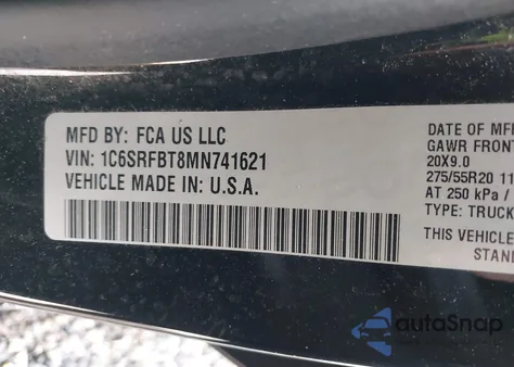 2021 Ram 1500 Big Horn 4X4 6'4 Box z USA, uszkodzony, nr VIN 1C6SRFBT8MN741621